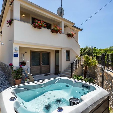 Relax Village Home Mare 크르크 외부 사진