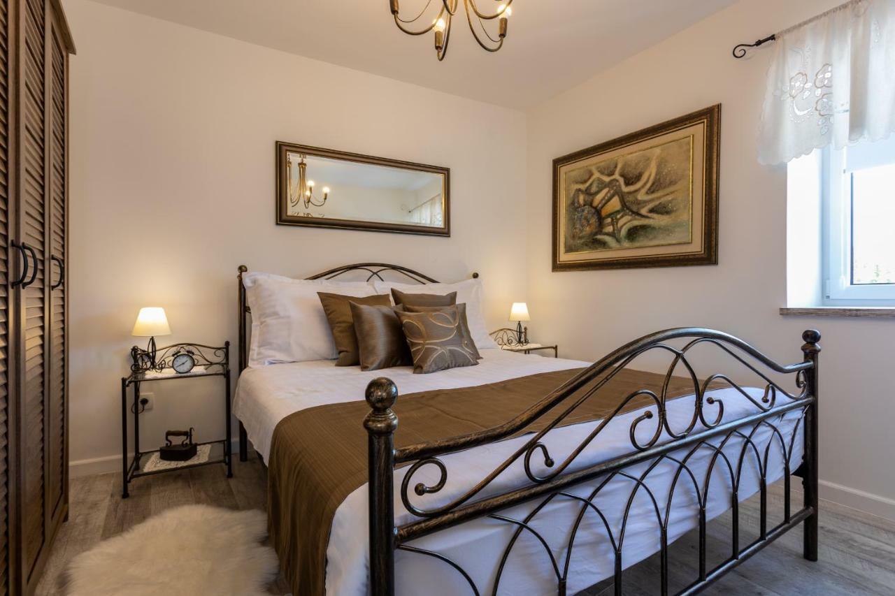 Relax Village Home Mare 크르크 외부 사진